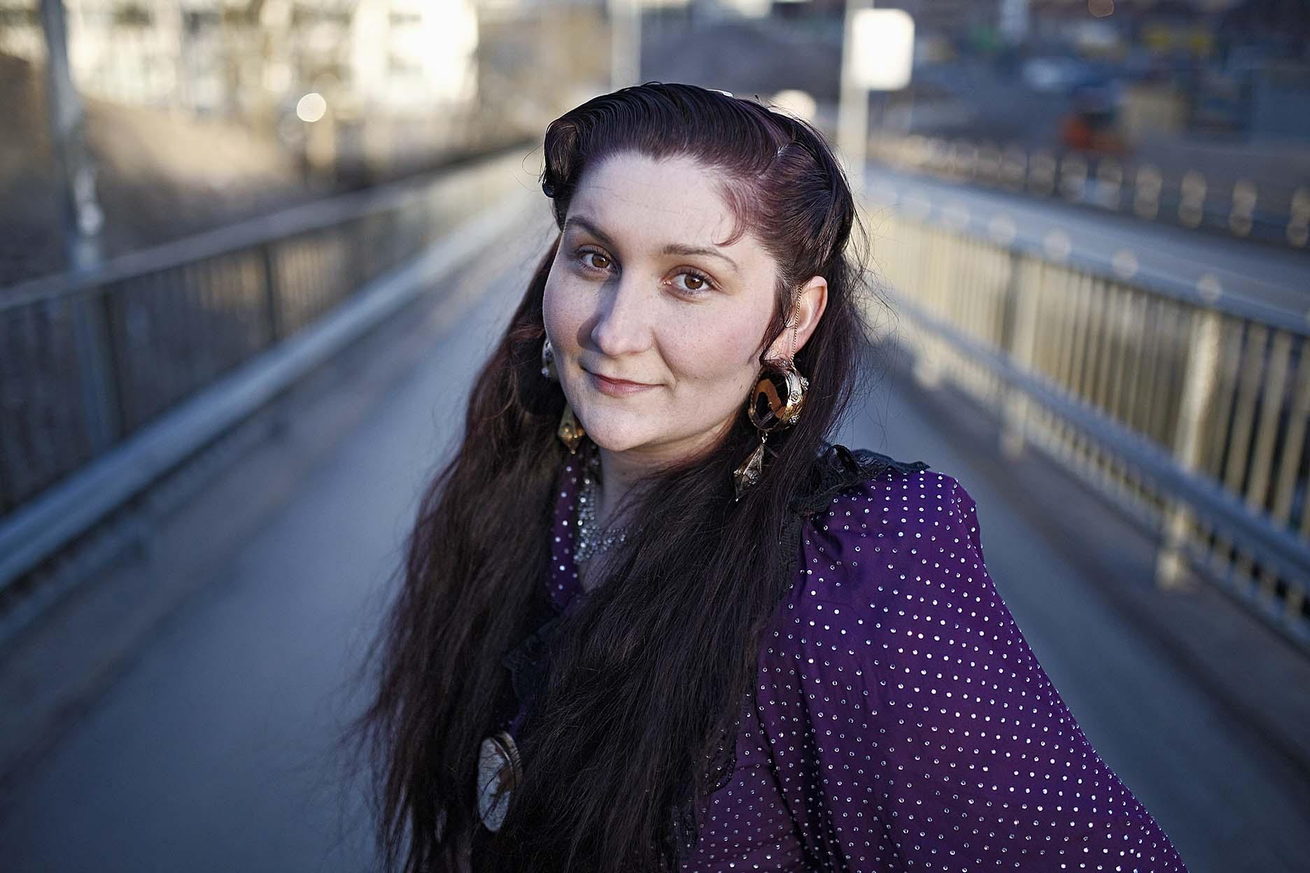jasmin hedman, Romaninuori-kuvasarja